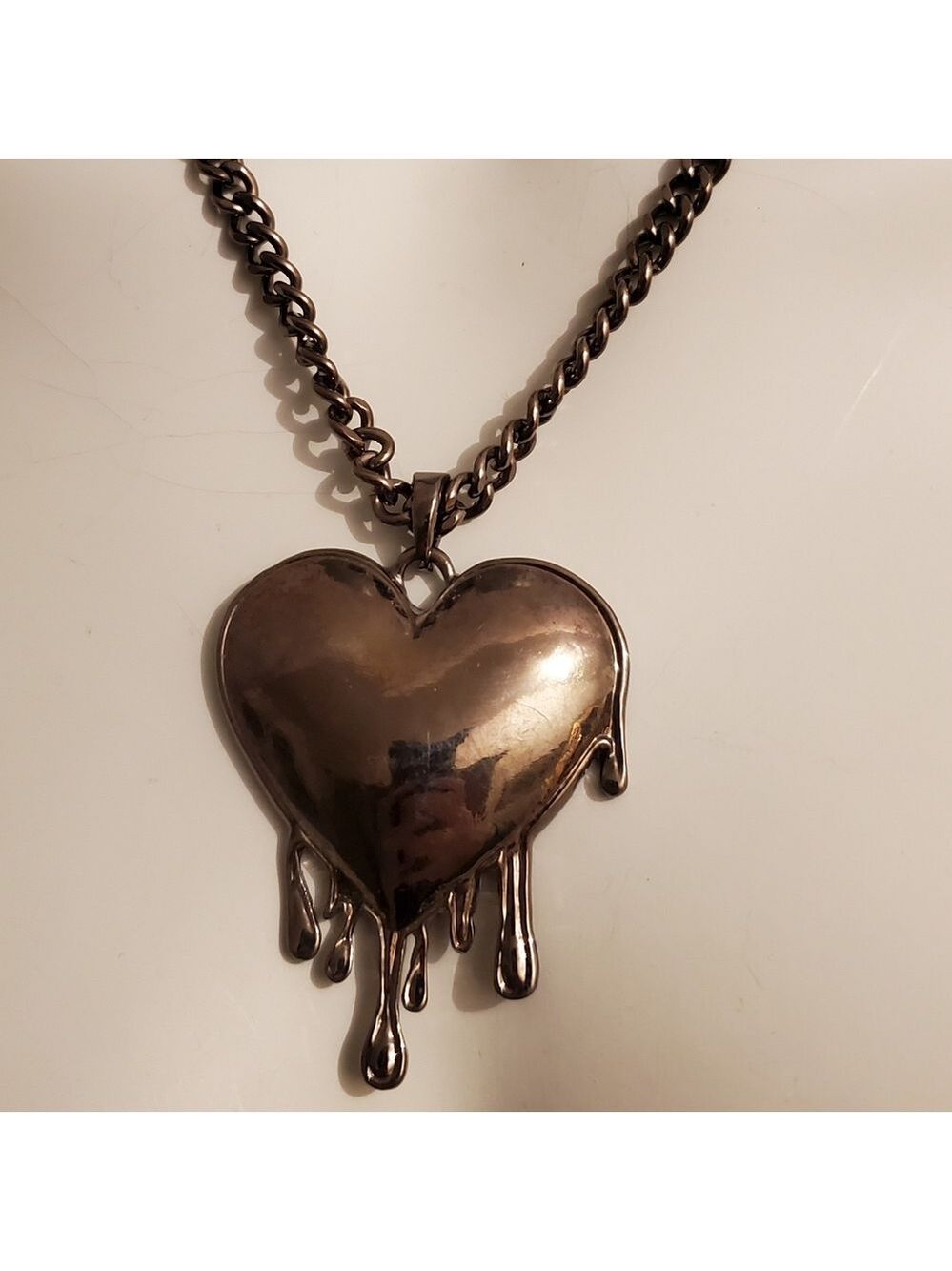 Bleeding Heart Chain Necklace - Picture 2 of 4